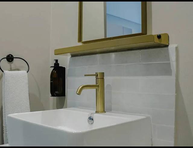 BEDROOM STUDIO APARTMENT FOR SALE IN SANDOWN